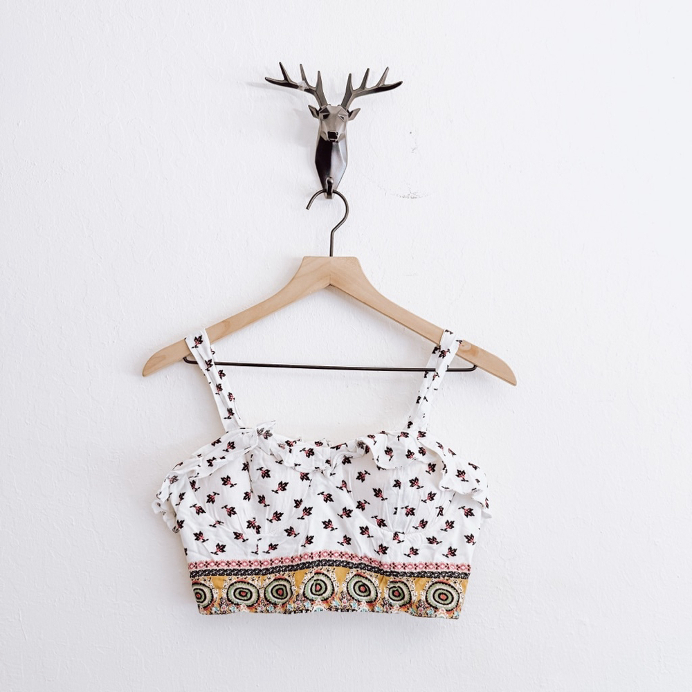 Xhilaration Women's White Floral Crop Top Small